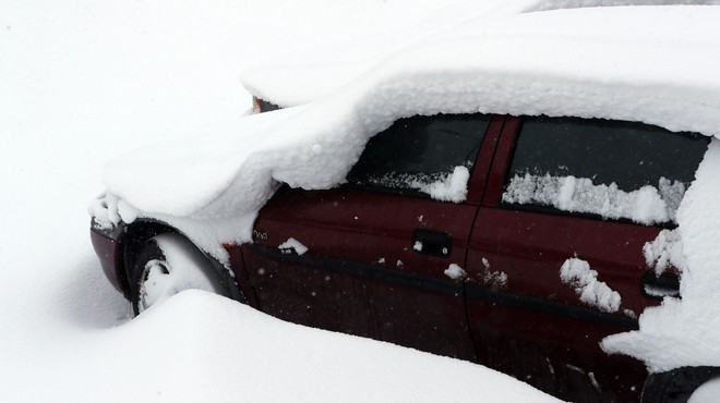Britanka rodila v avtomobilu sredi snežnega meteža! (foto: profimedia)