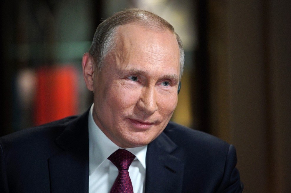 Putin v predvolilnem filmu razkril vrsto skrivnosti: od resnih političnih do zelo rumenih! (foto: prof)