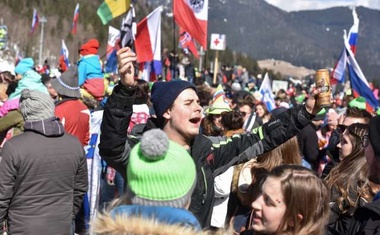 Slovenski orli tretji na ekipni tekmi v Planici, zmaga Norveški!