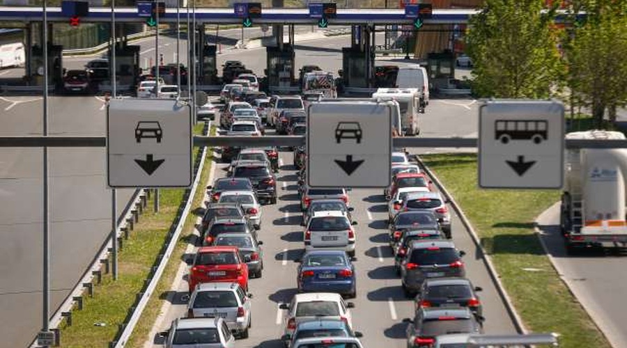 Velikonočni konec tedna bo v znamenju zastojev proti Hrvaški (foto: STA)