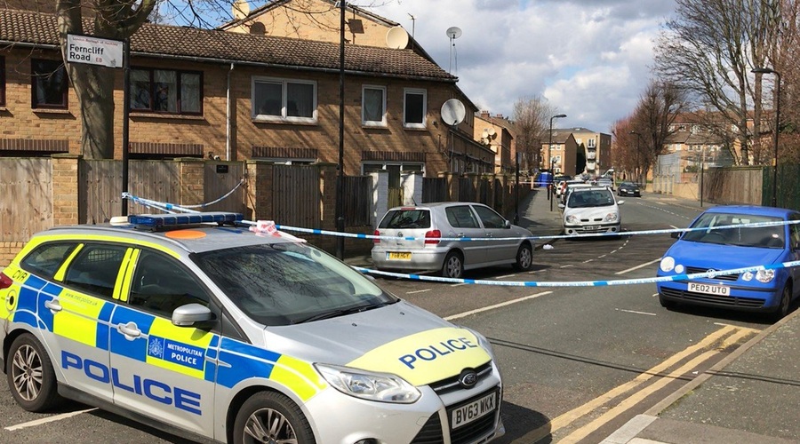 V Londonu avto zapeljal v množico - policija incidenta ne obravnava kot teroristično dejanje (foto: profimedia)