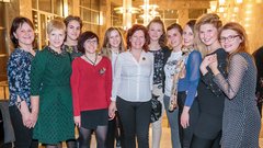 Na velikem odru novogoriškega gledališča žalostna usoda žensk iz porušene Troje