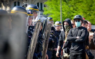 Policijsko posredovanje v študentskih protestih na pariški univerzi