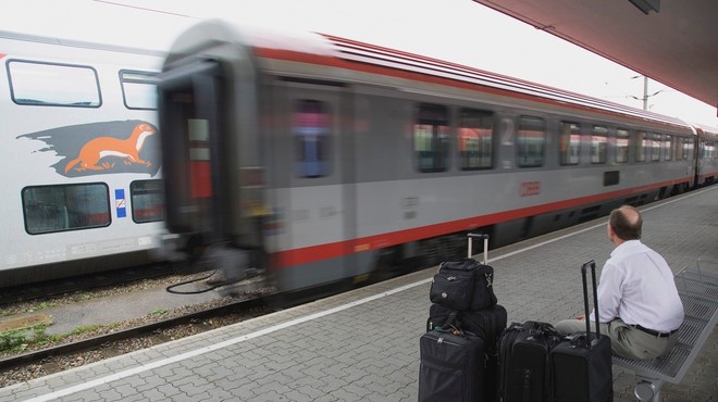V nesreči na glavni železniški postaji v Salzburgu več deset ljudi ranjenih (foto: profimedia)