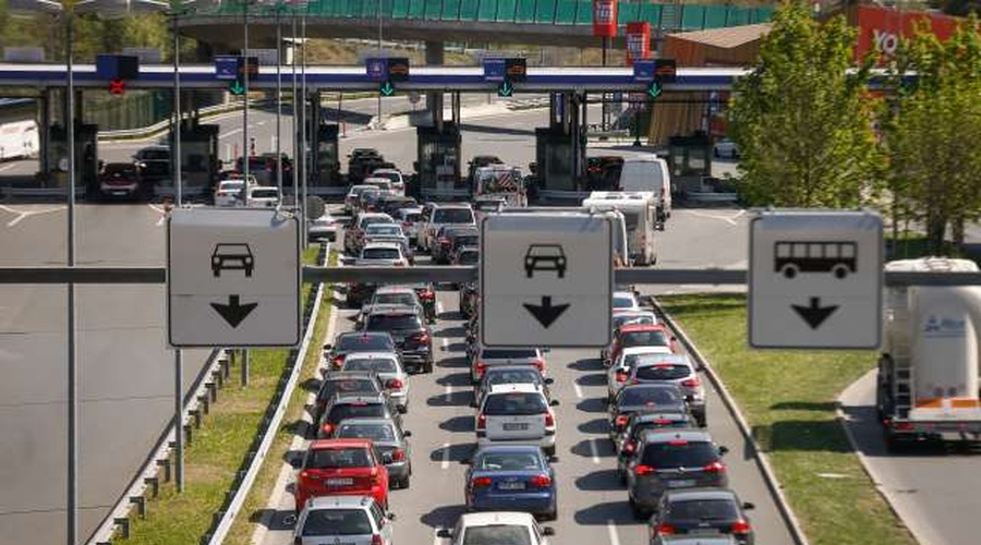 Kdaj lahko na naših cestah pričakujemo zastoje? (foto: Anže Malovrh/STA)