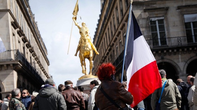 V Parizu je ob prvomajskih demonstracijah prišlo do izgredov (foto: profimedia)