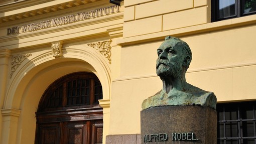 Zaradi škandala Švedska akademija ne bo podelila Nobelove nagrade za književnost