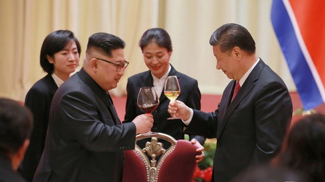 Nenapovedano srečanje voditeljev Južne in Severne Koreje (foto: profimedia)