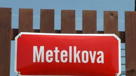 25-letnik ponoči zanetil požar na Metelkovi