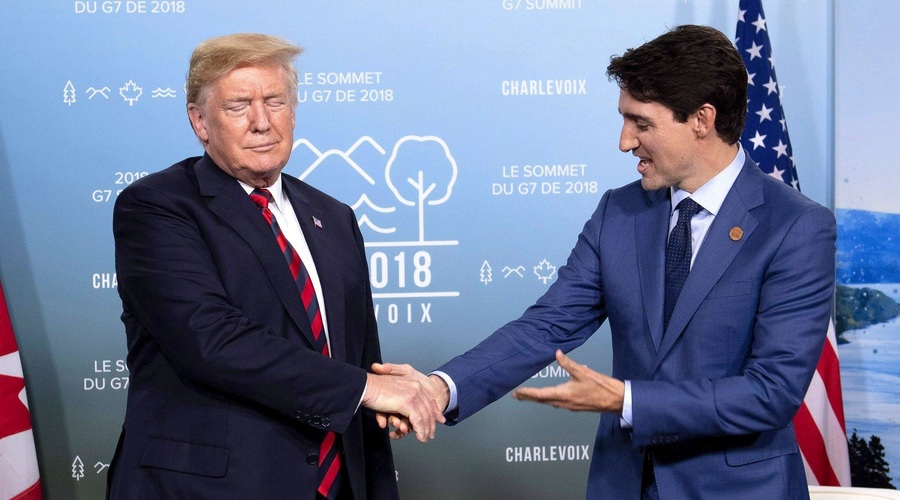 Trump: Macron mu je preveč stisnil roko, Trudeau ga je ujezil, na koncu se je vmešal še papež (foto: Profimedia)