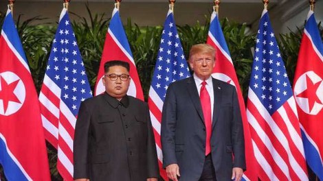 Iz Vietnama izgnali posnemovalca severnokorejskega samodržca Kim Jong-una