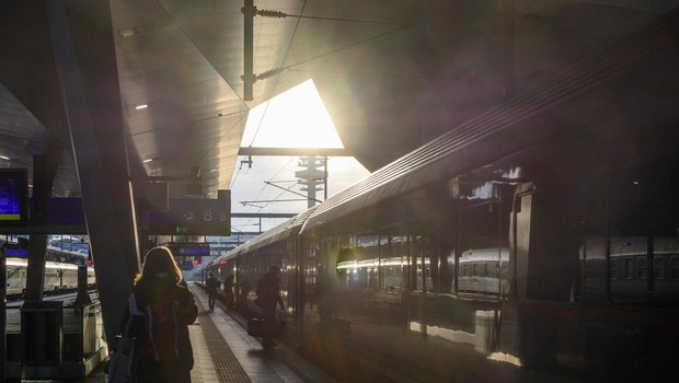 
                            V iztirjenju vlaka v Avstriji več ranjenih (foto: profimedia)