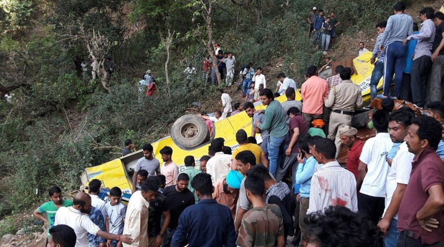 V Indiji spet zgrmel avtobus s ceste (foto: profimedia)