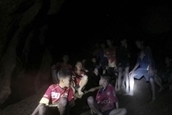 Ujeti mladi tajski nogometaši so iz jame poslali pismo