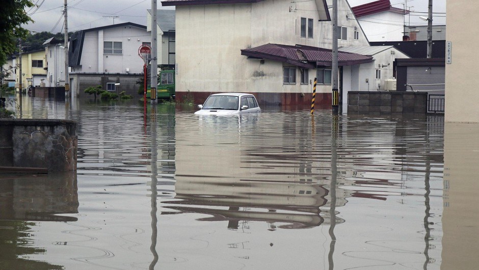 
                            Na Japonskem zaradi obilnega dežja več kot 20 mrtvih in 50 pogrešanih (foto: profimedia)