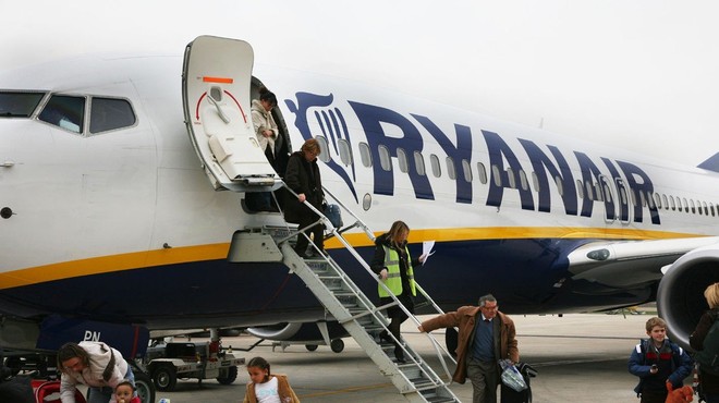 Ryanair je zaradi slabosti potnikov pristal v Nemčiji namesto v Zadru (foto: profimedia)