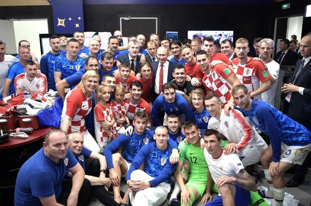 Hrvaški nogometni reprezentanti bodo rešene tajske dečke obdarili z dresi (foto: Profimedia)