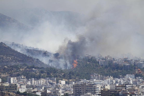 Število žrtev požarov v Grčiji se je povzpelo na 88