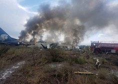 Mehika: V letalski nesreči 49 ranjenih