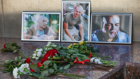 V Srednjeafriški republiki umorili tri ruske novinarje, ki so snemali dokumentarec o ruskih plačancih