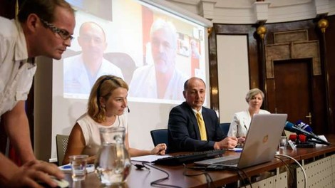 Kljub dvema uspešnima operacijama je otrok s srčno napako zaradi zapletov umrl