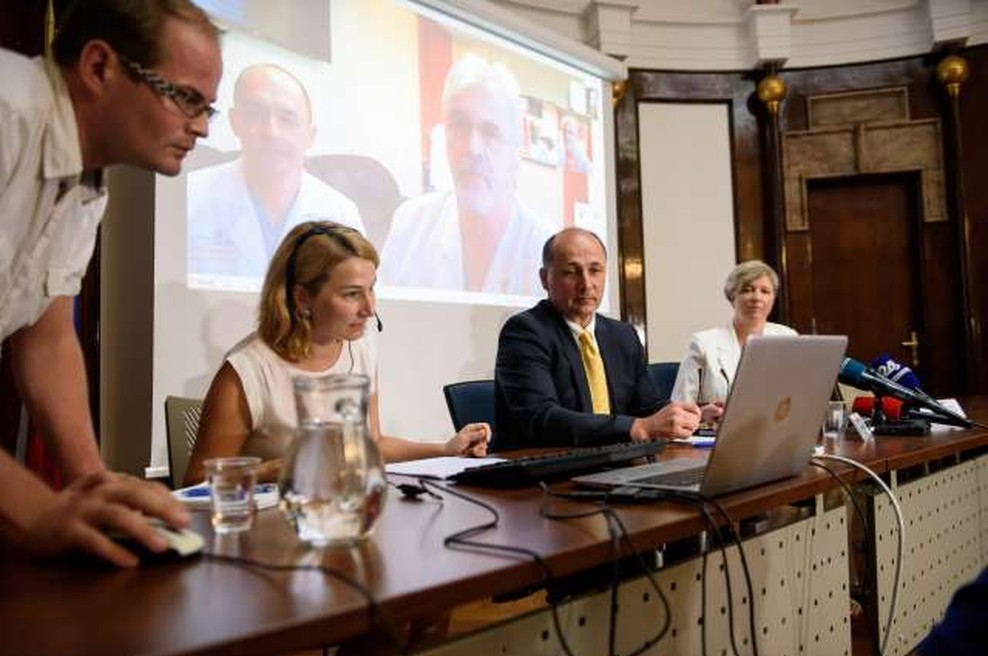 Kljub dvema uspešnima operacijama je otrok s srčno napako zaradi zapletov umrl (foto: STA)