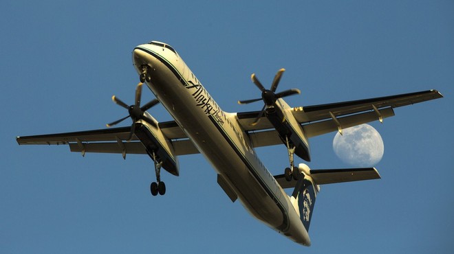 Mlad mehanik letalske družbe Alaska Airlines je ukradel letalo, poletel do otoka Ketron in strmoglavil (foto: profimedia)