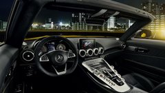 Mercedes-AMG GT S roadster - krasna trikraka zvezda