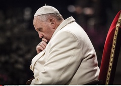 Vatikan na nogah: Albanec prebil varnostne ograje, umirili so ga z elektrošokom