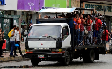 V Venezueli nad hiperinflacijo z novimi bankovci in ponovnim dvigom minimalne plače