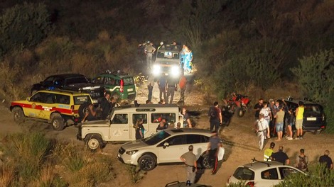 Hudourniške poplave na jugu Italije odnesle najmanj enajst izletnikov, še pet jih pogrešajo