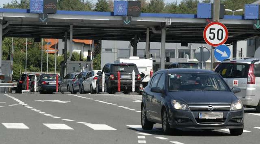 Hrvaški policisti blizu Jelšan hudo pretepli moškega zaradi parkiranja (foto: Hina/STA)