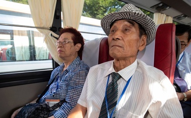 Severna Koreja: Po 70 letih le 12 ur za ponovno snidenje ločenih družin!