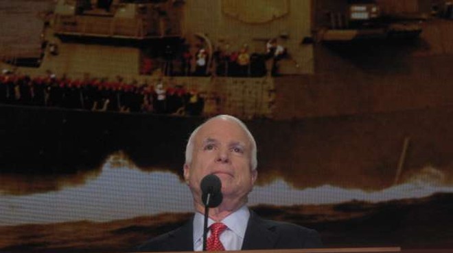 Poklon ameriških politikov preminulemu republikanskemu senatorju Johnu McCainu (foto: STA/Robi Poredoš)