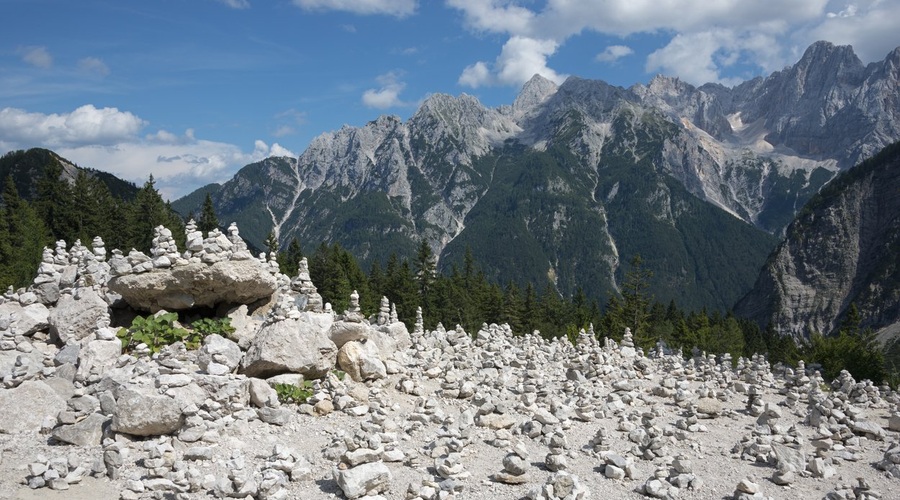 Policisti in gorski reševalci več ur na območju Kranjske Gore iskali ameriško državljanko (foto: profimedia)