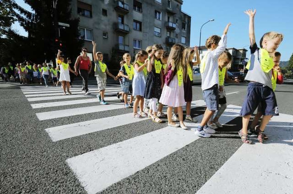 Danes več kot 257.000 šolarjev v novo šolsko leto (foto: STA)