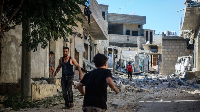 Idlib tarča silovitih sirskih in ruskih letalskih napadov, v nekaj urah okoli 90 napadov (foto: Profimedia)