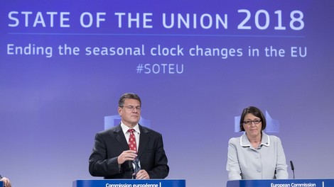 Premikanje ure: Slovenci bolj naklonjeni poletnem času