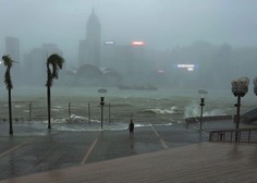 Tajfun Mangkhut je dosegel kitajsko obalo, število žrtev pa se veča, trenutno je terjal okrog sto življenj