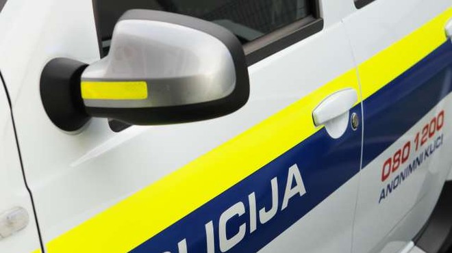 Ljubljana: Policisti iščejo moškega, ki je oropal trafiko (foto: Daniel Novakovič/STA)