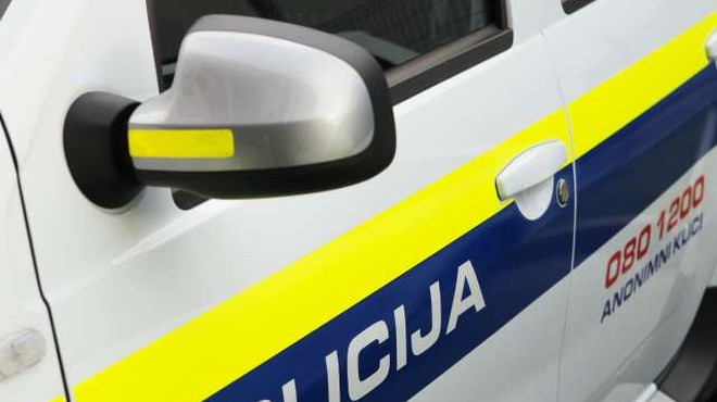 V občini Osilnica ustreljena ženska - policisti so prijeli osumljenca (foto: Daniel Novakovič/STA)