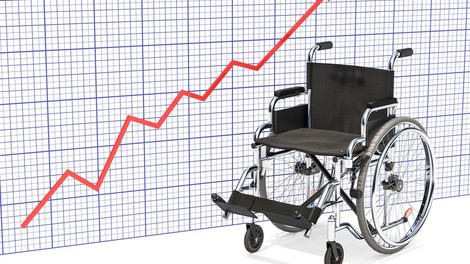 Končno PREBOJ pri zdravljenju poškodb hrbtenice: Paralizirani Američan shodil!