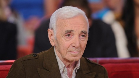 Umrl je francoski šansonjer Charles Aznavour