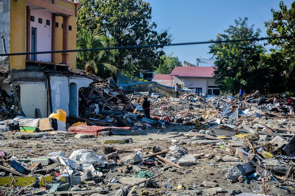 Že več kot 1200 žrtev potresa in cunamija v Indoneziji (foto: Profimedia)
