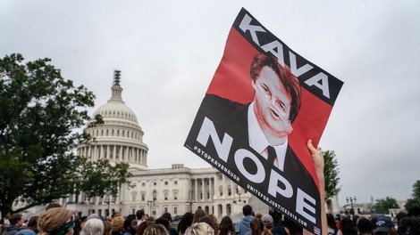 Kljub protestom Brett Kavanaugh na položaju vrhovnega sodnika