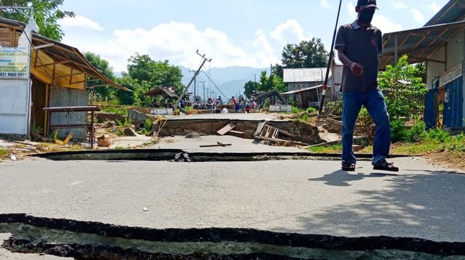 Močan potres stresel Indonezijo in Papuo Novo Gvinejo (foto: Profimedia)