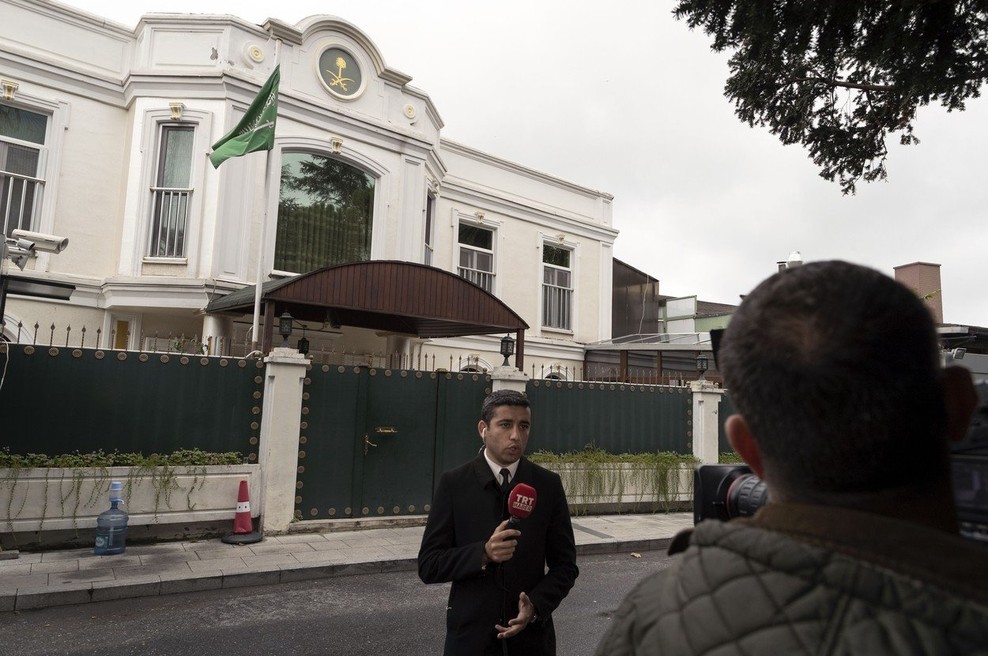 Džamal Hašodži je mislil naprej: pametno uro naj bi naravnal za snemanje dogajanja (foto: profimedia)