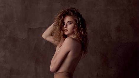 Finalistka lepotnega tekmovanja Miss Earth 2018 Nika Kar