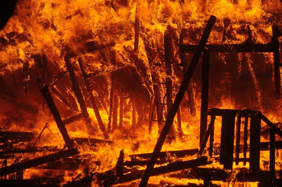 Požar v Kaliforniji povsem uničil kraj Paradise s 27.000 prebivalci (foto: profimedia)