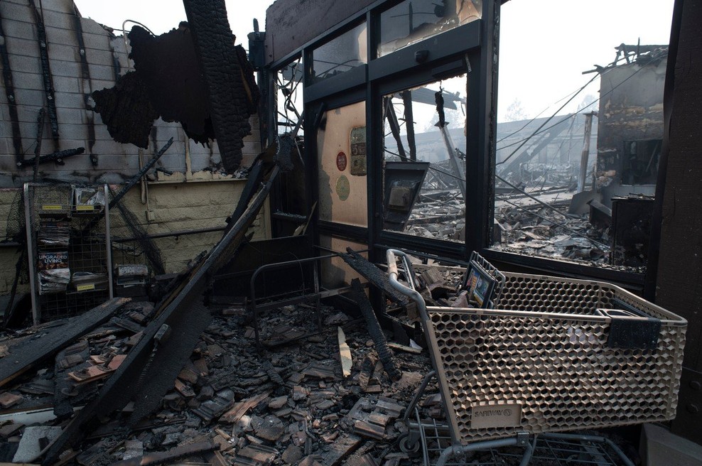 Po zadnjih podatkih so ognjeni zublji v Kaliforniji ugasnili 71 življenj, več kot tisoč pogrešanih (foto: profimedia)
